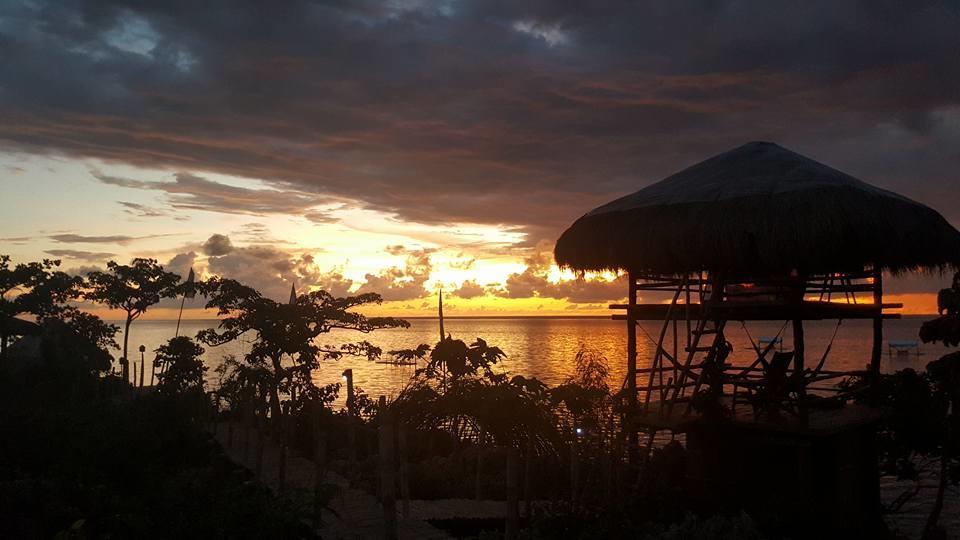 Birdland Beach Club Bolinao Exterior photo